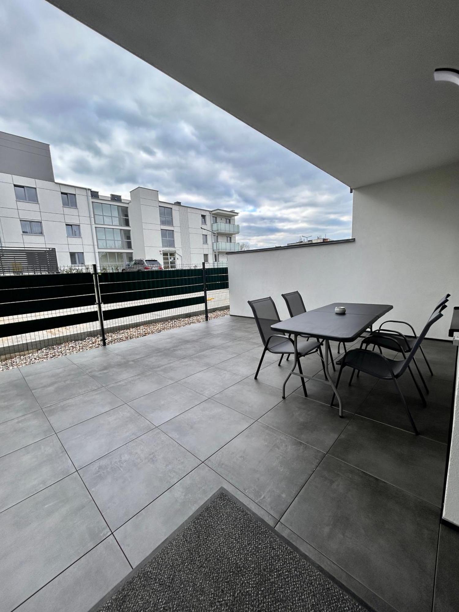 Boleslaviaapartments - Apartament Merci 4, Private Parking Free, Air Condition Boleslawiec  Εξωτερικό φωτογραφία